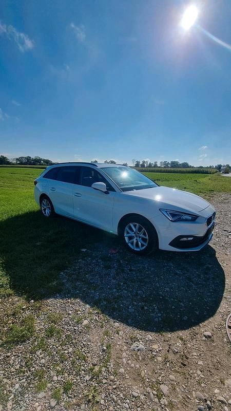 Weiß Gebraucht 2021 Seat Leon Kombi | 20.650 € (Fairer Preis) - Bild 1/4
