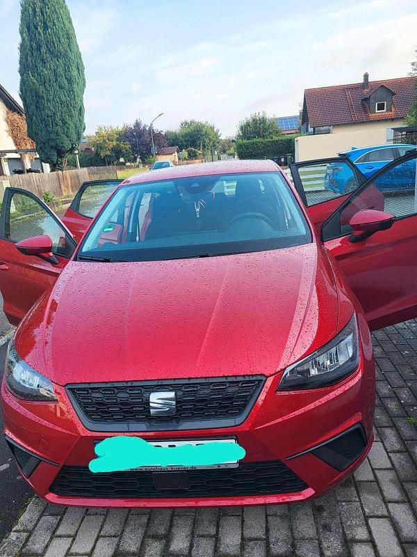 Rot Gebraucht 2025 Seat Ibiza Style Limousine | 24.000 € (Teuer) - Bild 1/4