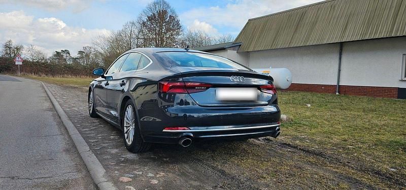Używany Audi A5 Sportback Ambiente 252 KM (185 kW) 2017 Niebieski Hatchback