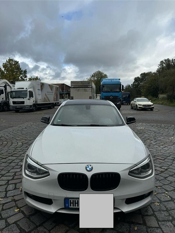 Weiß Gebraucht 2013 BMW 118 Kleinwagen | 6.000 € (Guter Preis) - Bild 1/4