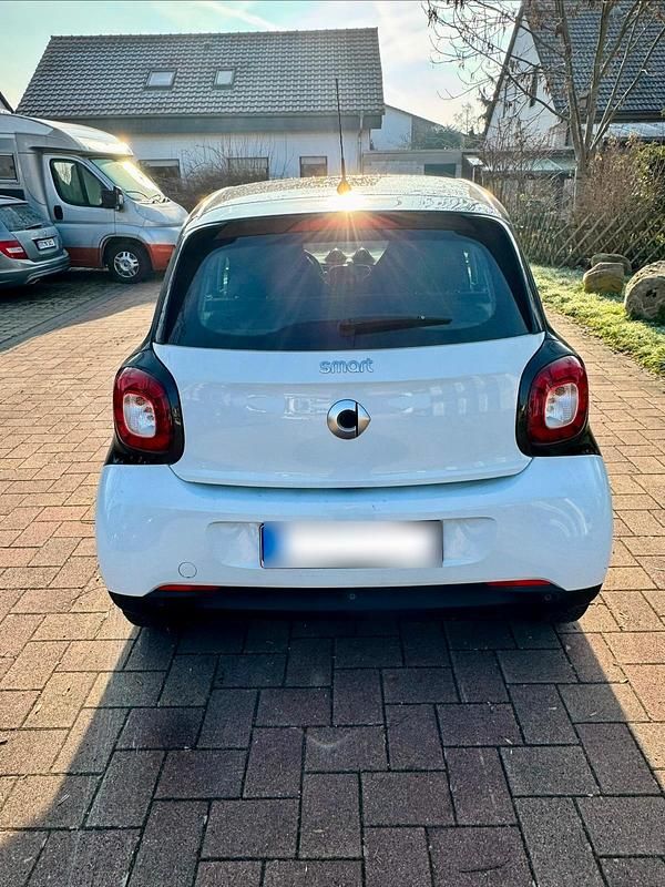 Gebraucht Smart ForFour Passion 71 PS (52 kW) 2017 Weiß Kleinwagen