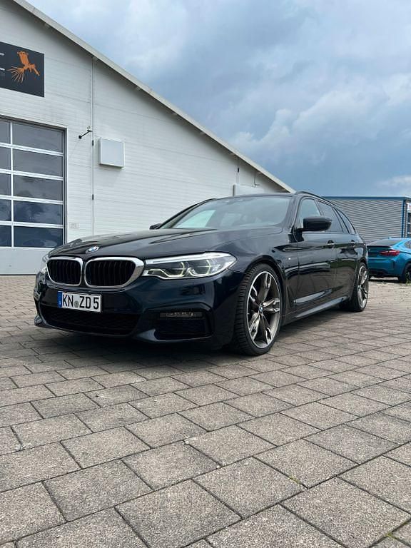 Schwarz Gebraucht 2019 BMW 540 Performance Kombi | 26.000 € (Guter Preis) - Bild 1/4