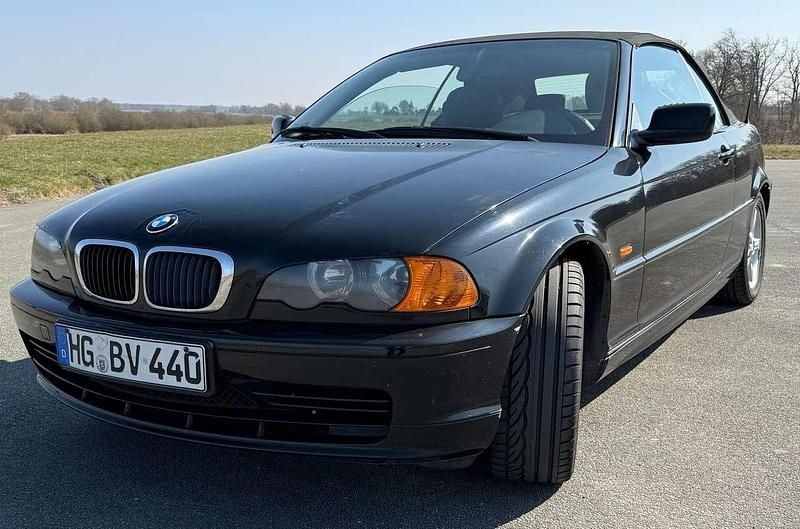 Schwarz Gebraucht 2002 BMW 318 Cabriolet Cabrio | 3.500 € (Guter Preis) - Bild 1/4