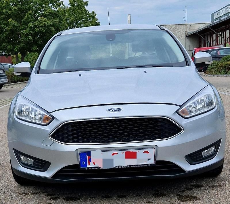 Silber Gebraucht 2015 Ford Focus Business Edition Kombi | 6.200 € (Superpreis) - Bild 1/4