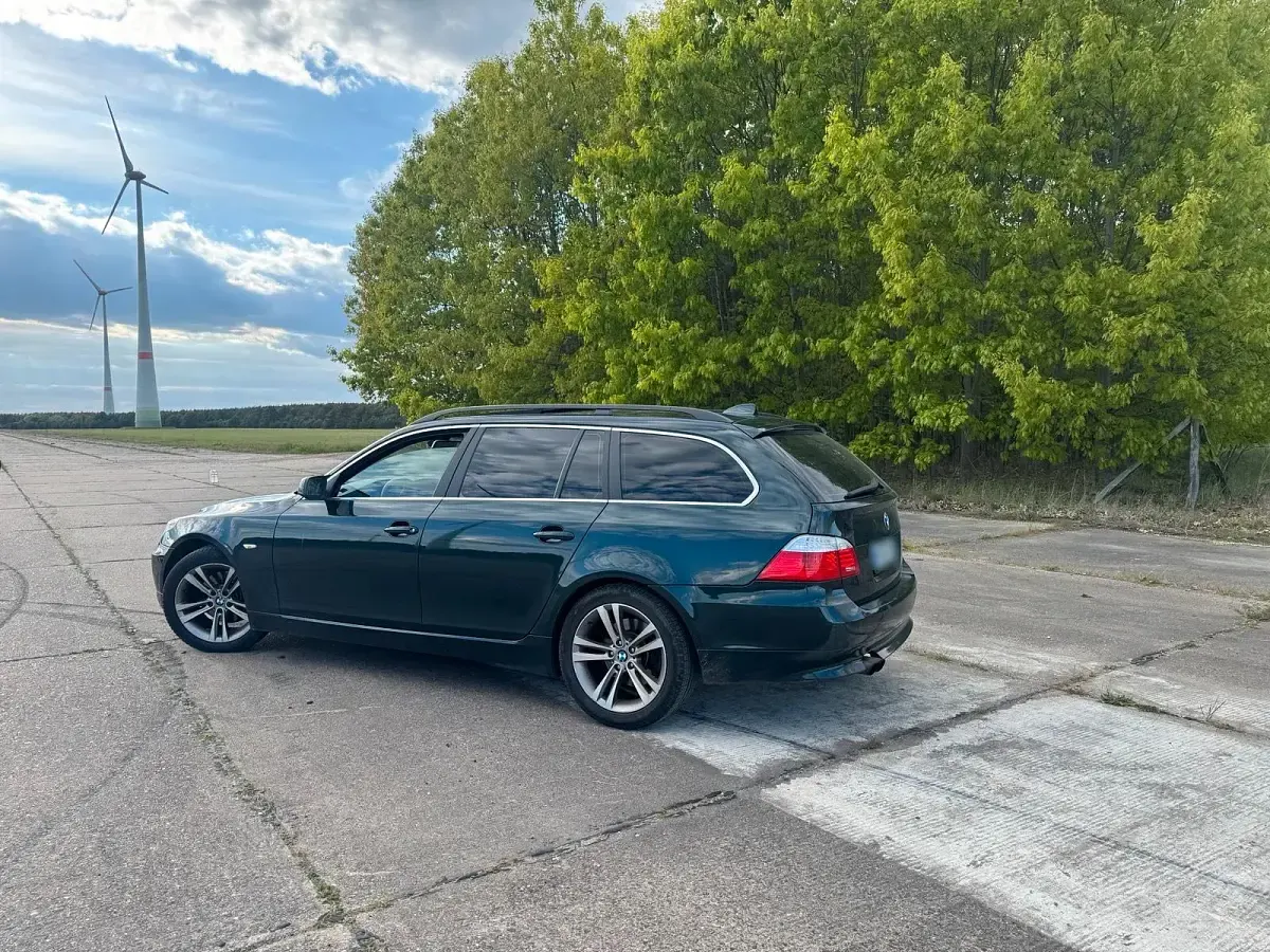 Gebraucht BMW 523 190 PS (139 kW) 2009 Grün Kombi