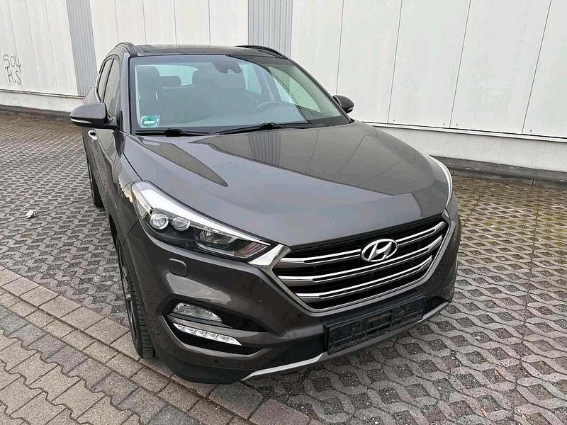 Gebraucht Hyundai Tucson Premium 185 PS (136 kW) 2016 Grau SUV