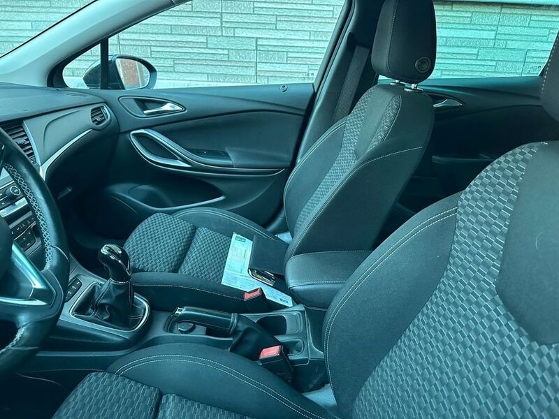 Schwarz Gebraucht 2016 Opel Astra Active Limousine | 8.900 € (Guter Preis) - Bild 1/4