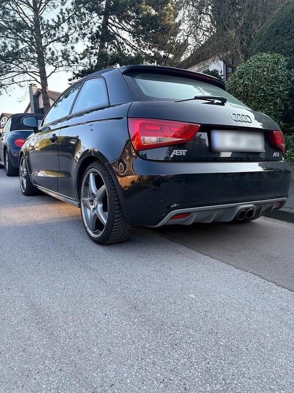 Second-hand Audi A1 110 CP (80 kW) 2010 Negru Hatchback
