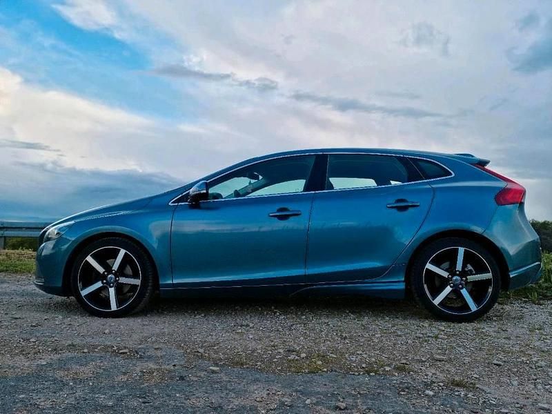 Gebraucht Volvo V40 179 PS (131 kW) 2012 Blau Kleinwagen
