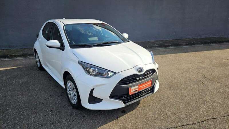 Weiß Gebraucht 2023 Mazda 2 Limousine | 20.590 € (Etwas zu teuer) - Bild 1/4