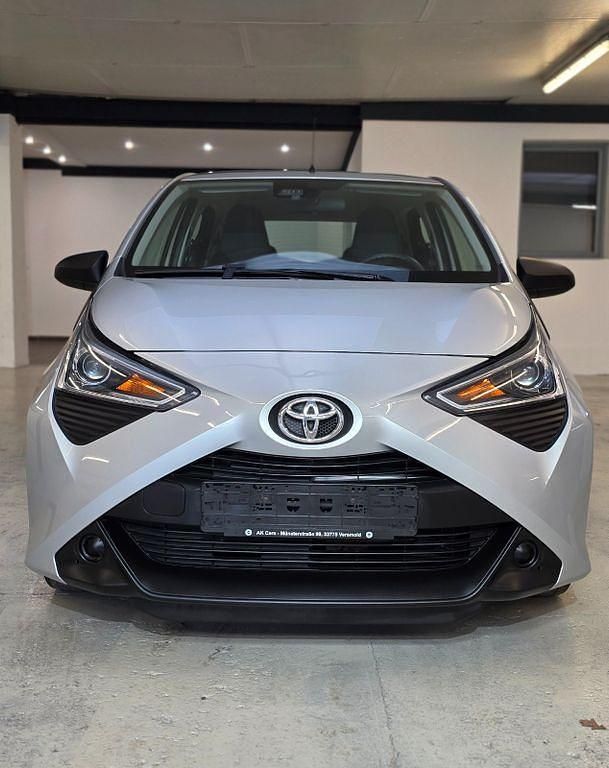 Gebraucht Toyota Aygo 72 PS (52 kW) 2019 Silber Kleinwagen