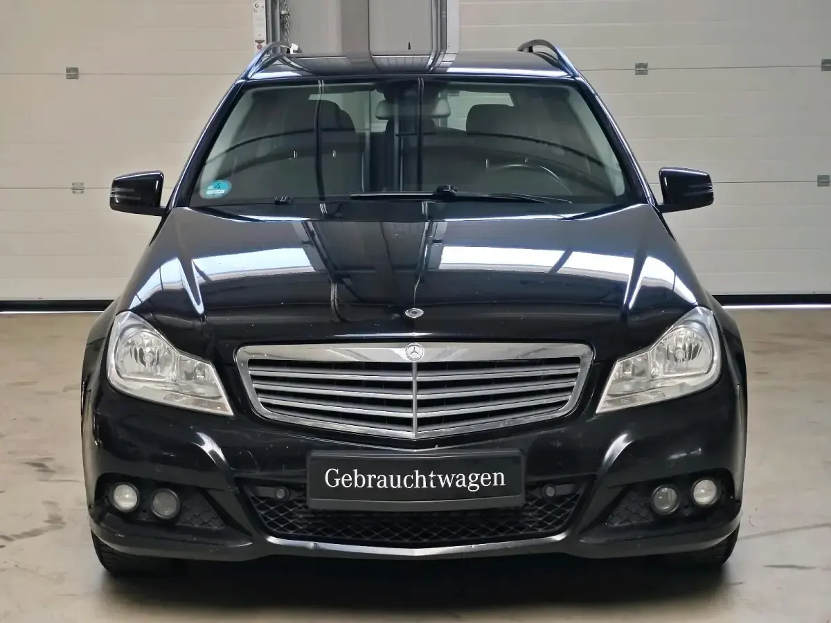 Gebraucht Mercedes C180 120 PS (88 kW) 2011 Schwarz Kombi