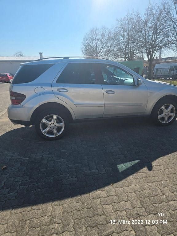 Gebraucht Mercedes ML500 387 PS (284 kW) 2008 Silber SUV