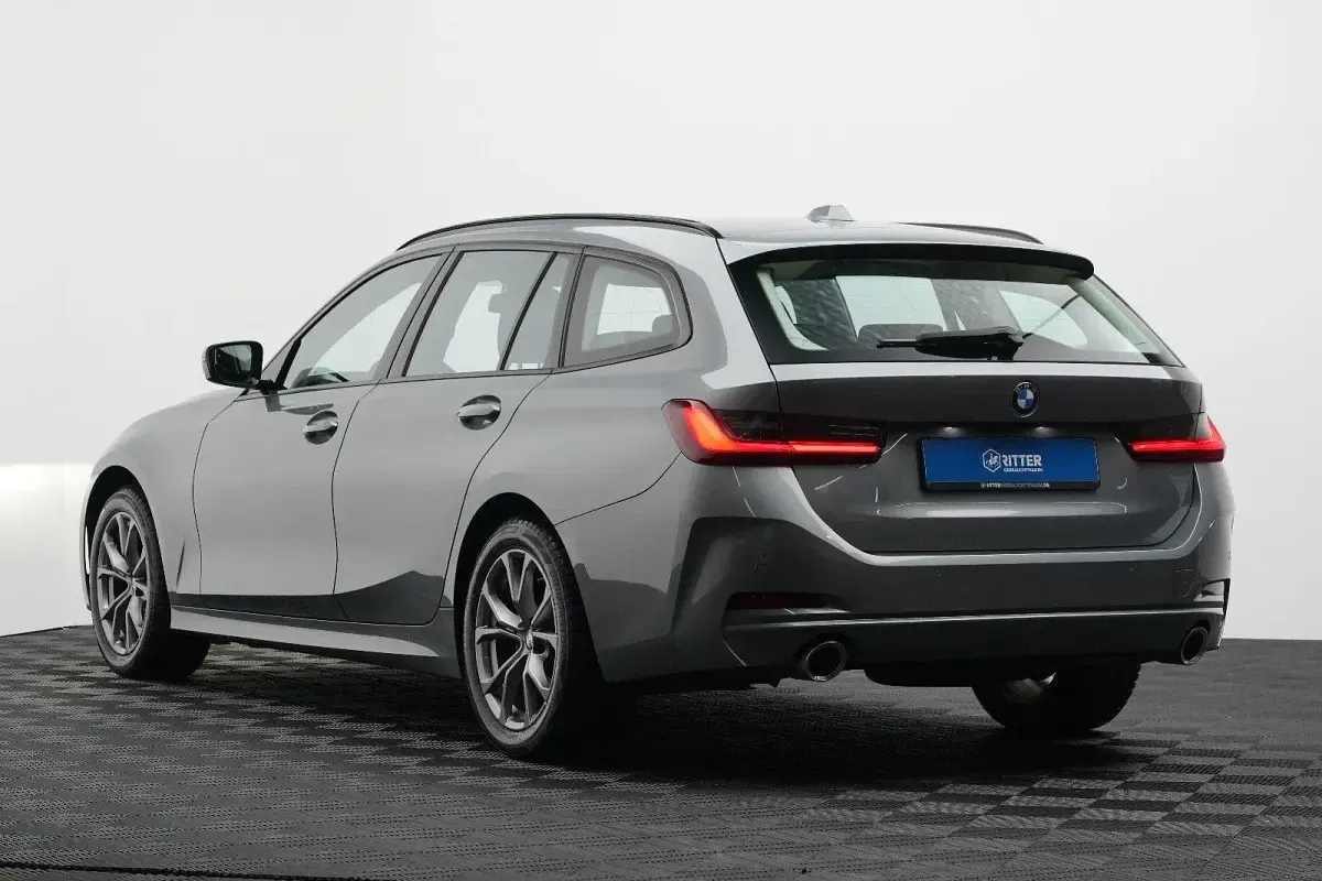 Gebraucht BMW 320 Shadowline 190 PS (139 kW) 2024 Grau Kombi