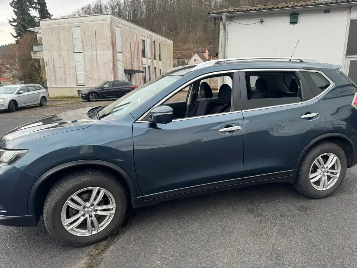 Gebraucht Nissan X-Trail Acenta 163 PS (119 kW) 2016 Blau SUV