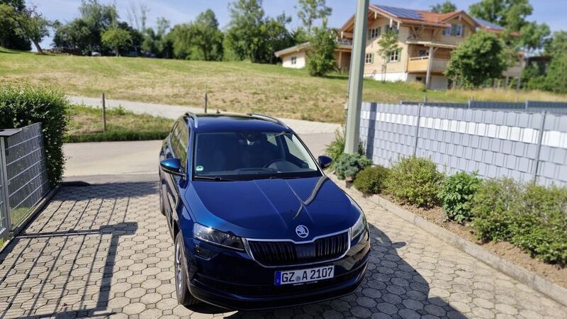 Blau Gebraucht 2020 Skoda Karoq Drive SUV | 22.999 € (Fairer Preis) - Bild 1/4