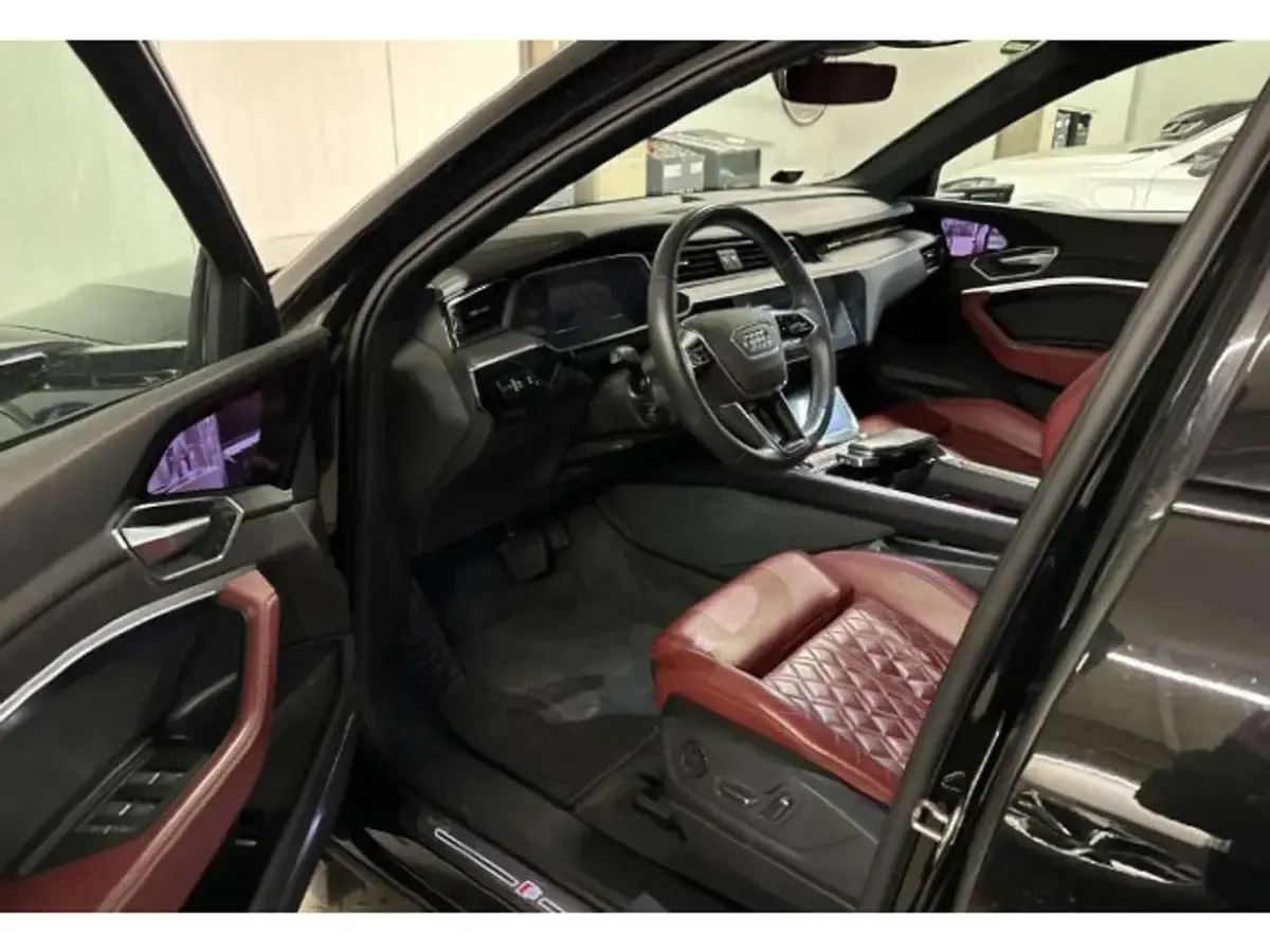 Gebraucht Audi e-tron 369 kW (503 PS) 2022 Mythosschwarz metallic SUV