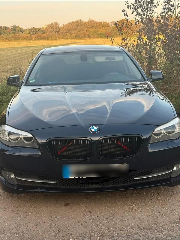 Blau Gebraucht 2013 BMW 520 Limousine | 9.000 € (Guter Preis) - Bild 1/4