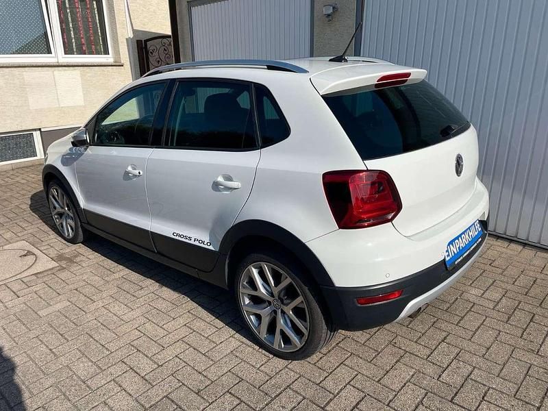 Gebraucht VW Polo Cross 90 PS (66 kW) 2015 Pure white Kleinwagen