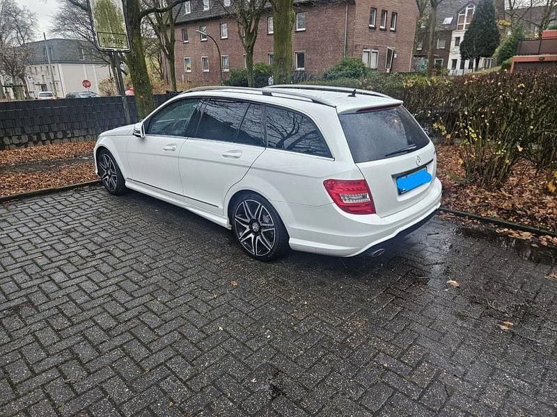 Weiß Gebraucht 2013 Mercedes C250 AMG Kombi | 6.500 € (Superpreis) - Bild 1/4