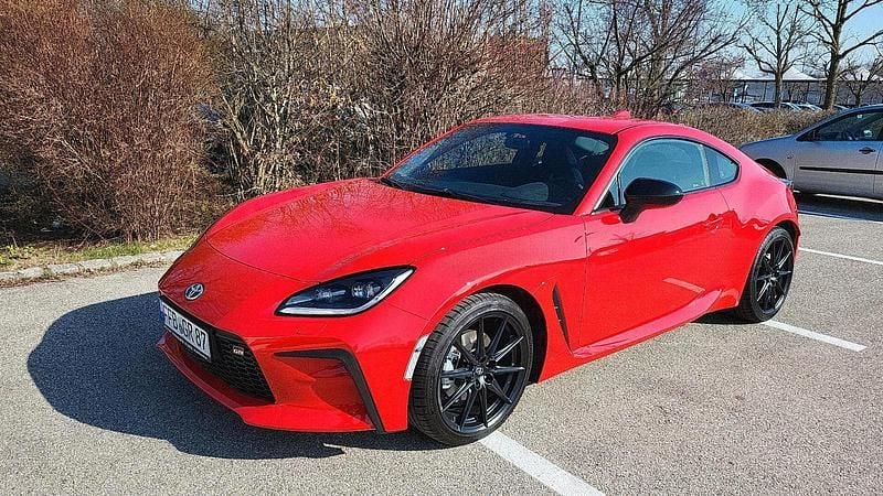 Rot Gebraucht 2023 Toyota GR86 Premium Coupé | 39.998 € (Fairer Preis) - Bild 1/3