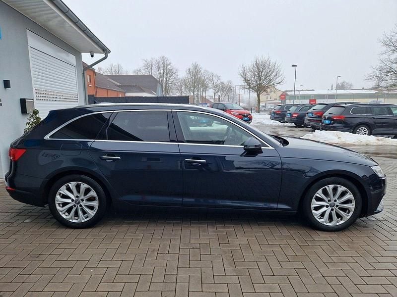 Gebraucht Audi A4 Ambiente 150 PS (110 kW) 2018 Mondscheinblau Kombi