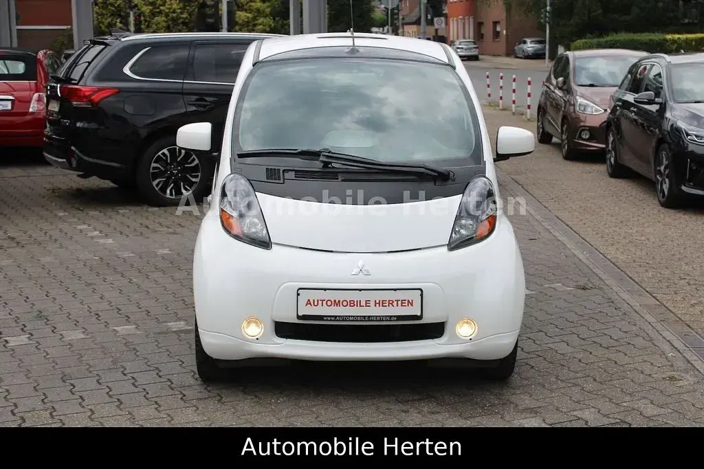 Gebraucht Mitsubishi i-MiEV 49 kW (67 PS) 2011 Weiß Kleinwagen