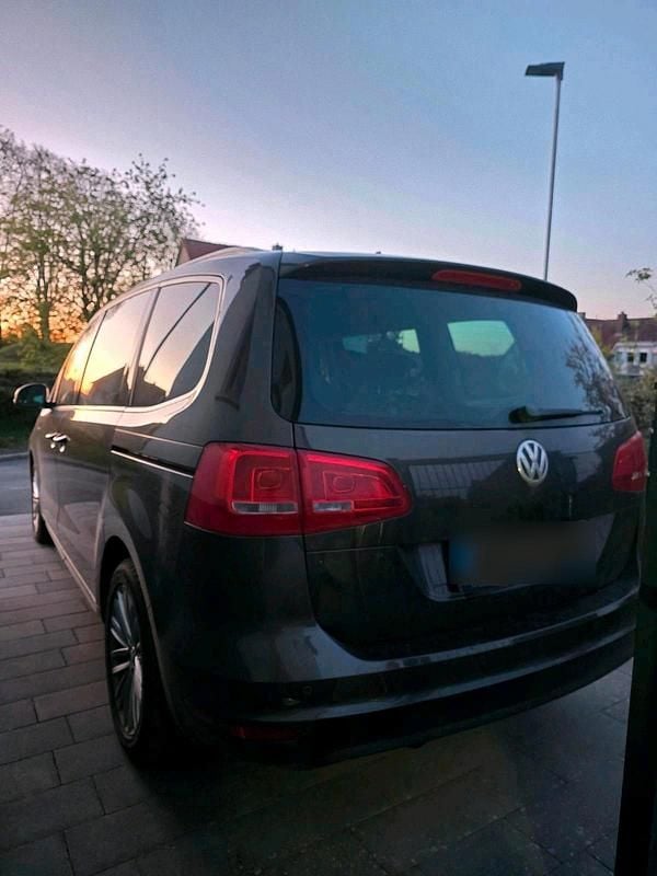 Second-hand VW Sharan Cup 140 CP (102 kW) 2014 Maro Monovolum