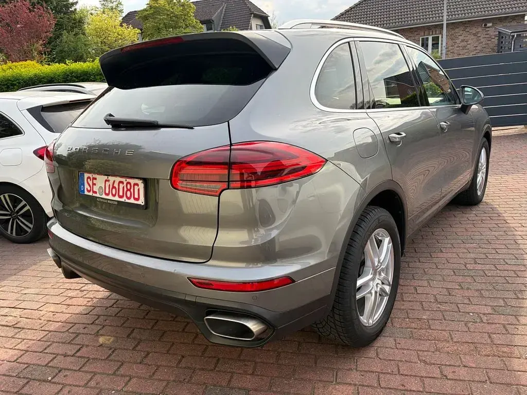 Gebraucht Porsche Cayenne 262 PS (192 kW) 2016 Grau SUV