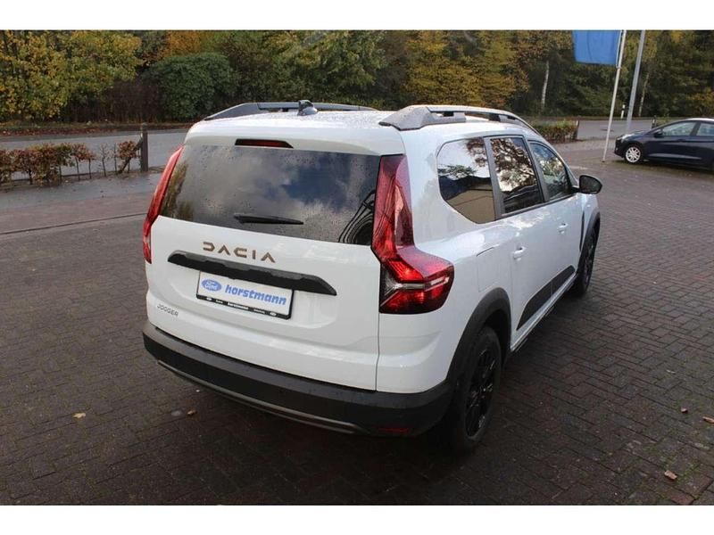 Gebraucht Dacia Jogger Extreme 110 PS (80 kW) 2024 Arktisweiß Van / Kleinbus