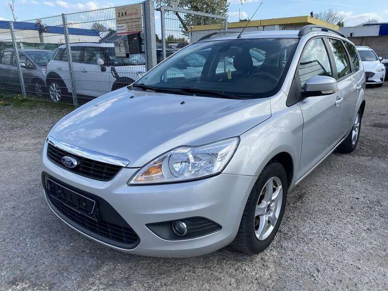Silber Gebraucht 2010 Ford Focus Kombi | 1.990 € (Guter Preis) - Bild 1/4