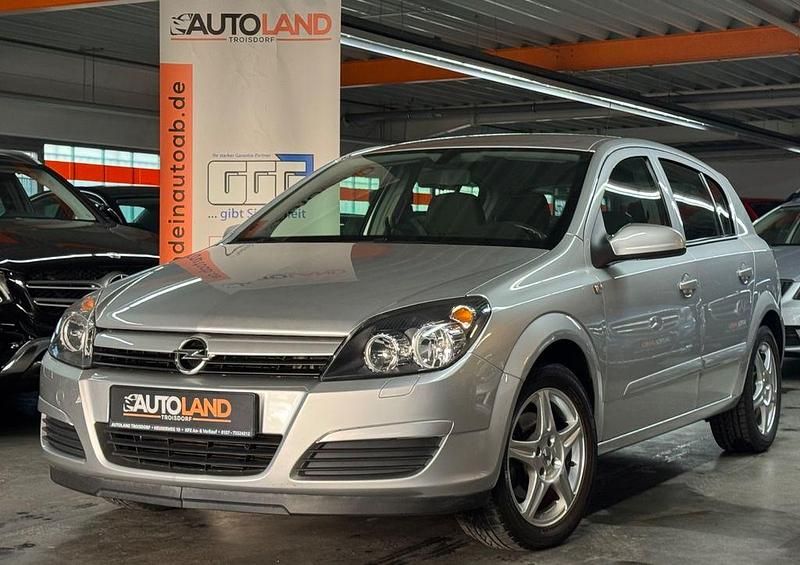 Gebraucht Opel Astra Edition 105 PS (77 kW) 2005 Silber Limousine