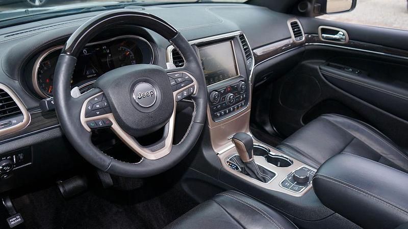 Gebraucht Jeep Grand Cherokee Overland 290 PS (213 kW) 2017 Grau SUV