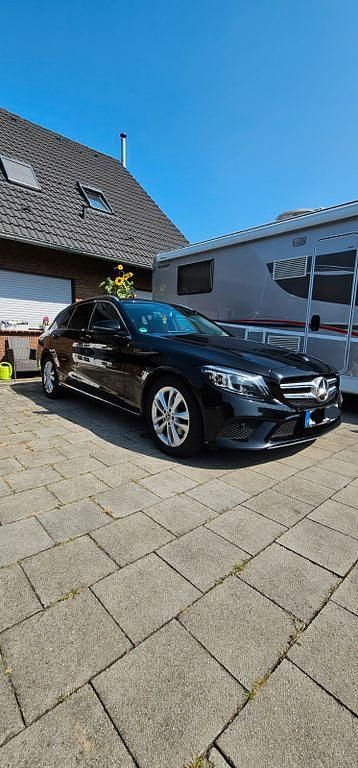 Schwarz Gebraucht 2018 Mercedes C220 Avantgarde Limousine | 21.500 € (Guter Preis) - Bild 1/4