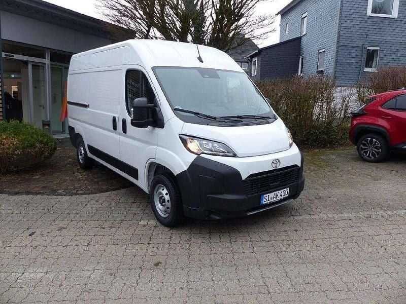 Gebraucht Toyota Proace 140 PS (102 kW) 2026 Weiß Van / Kleinbus