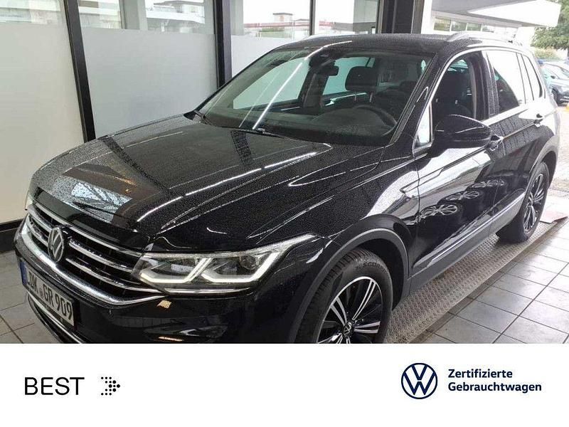 Deep black perleffekt (metallic) Gebraucht 2023 VW Tiguan Elegance SUV | 31.488 € (Guter Preis) - Bild 1/3