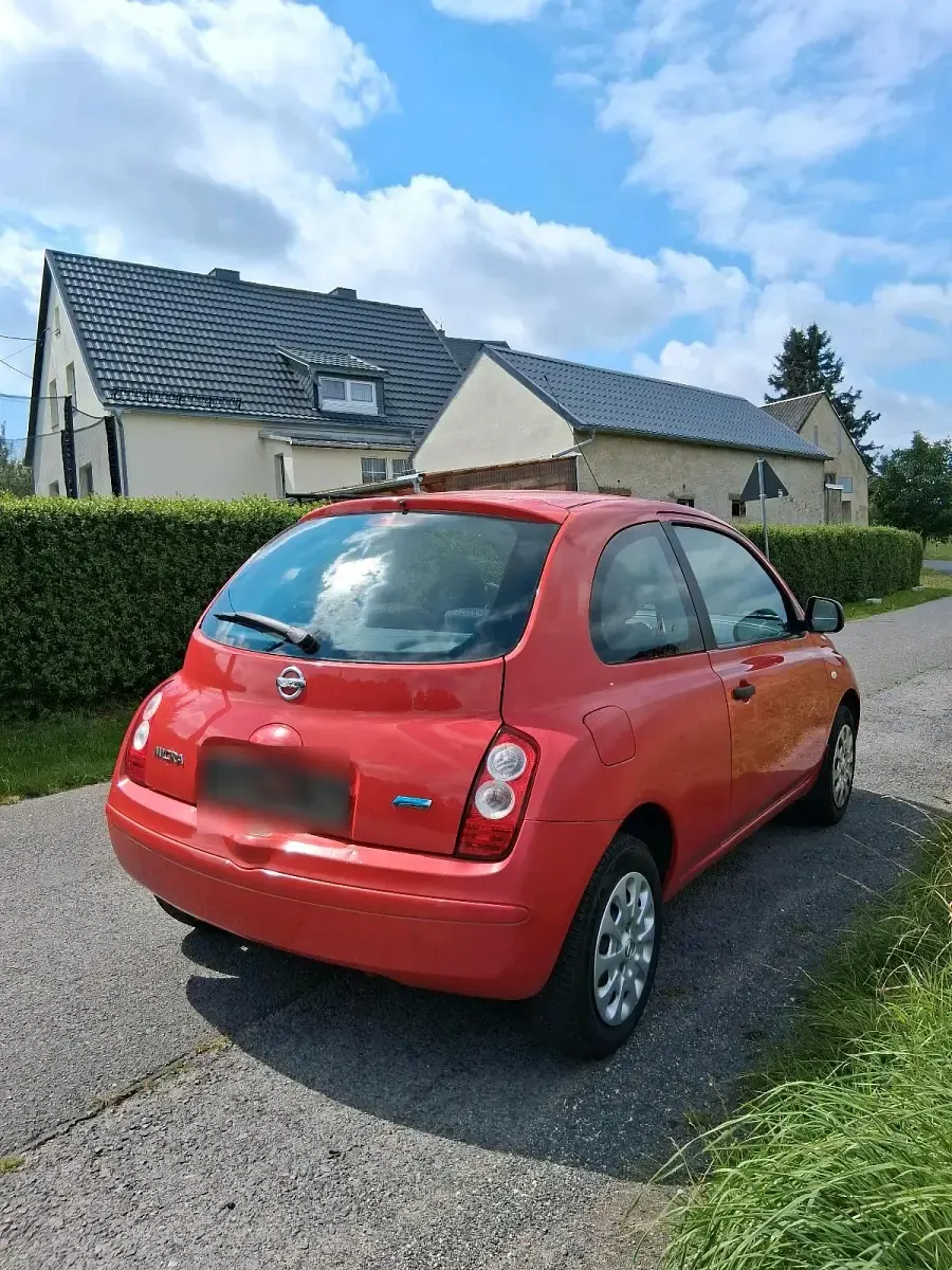 Gebraucht Nissan Micra 78 PS (57 kW) 2010 Rot Kleinwagen