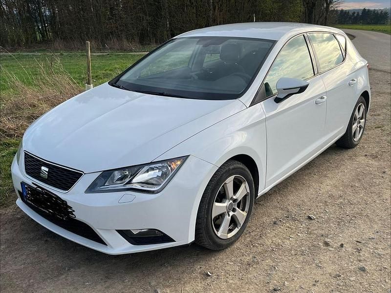 Gebraucht Seat Leon Style 105 PS (77 kW) 2013 Weiß Limousine