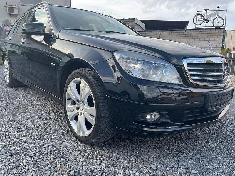 Schwarz Gebraucht 2009 Mercedes C220 Limousine | 6.999 € (Fairer Preis) - Bild 1/4