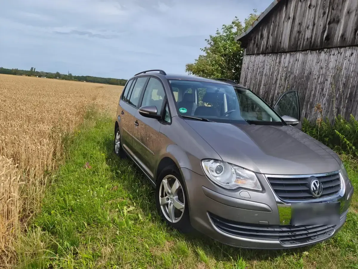 Gebraucht VW Touran 140 PS (102 kW) 2010 Braun Van / Kleinbus