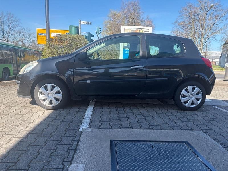 Gebraucht Renault Clio II 75 PS (55 kW) 2008 Schwarz Limousine