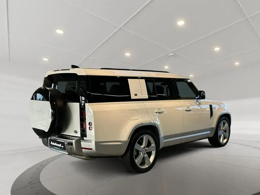 Usata Land Rover Defender 300 CV (220 kW) 2023 Bianco SUV