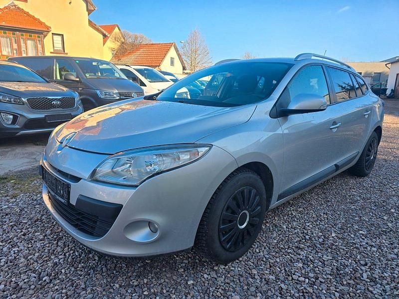 Gebraucht Renault Mégane GrandTour Expression 106 PS (77 kW) 2011 Silber Kombi