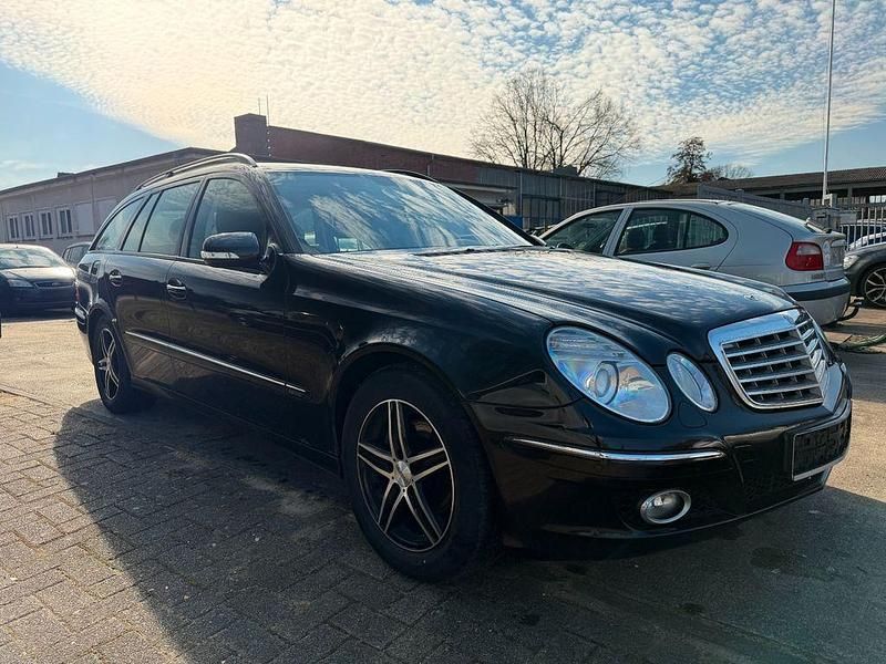 Second-hand Mercedes E220 Elegance 170 CP (125 kW) 2006 Negru Break