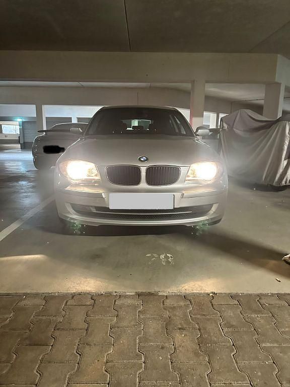 Gebraucht BMW 118 143 PS (105 kW) 2009 Silber Kleinwagen