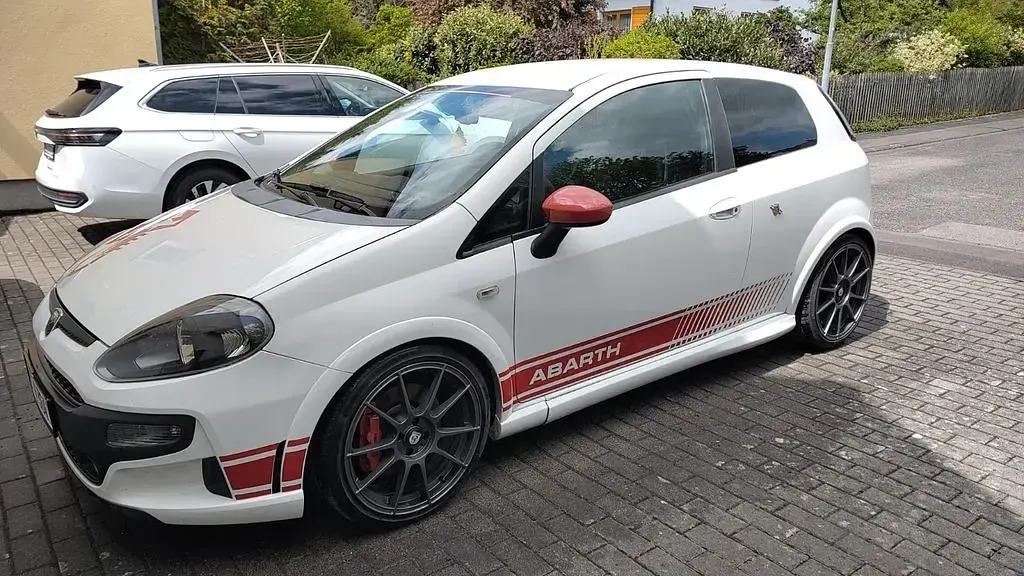 Gebraucht Abarth Punto Evo 163 PS (119 kW) 2011 Weiß Kleinwagen