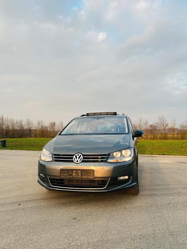 Gebraucht VW Sharan 140 PS (102 kW) 2012 Grau Van / Kleinbus