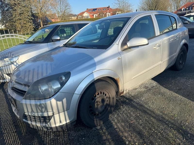 Andere farben Gebraucht 2004 Opel Astra Kleinwagen | 800 € (Superpreis) - Bild 1/4