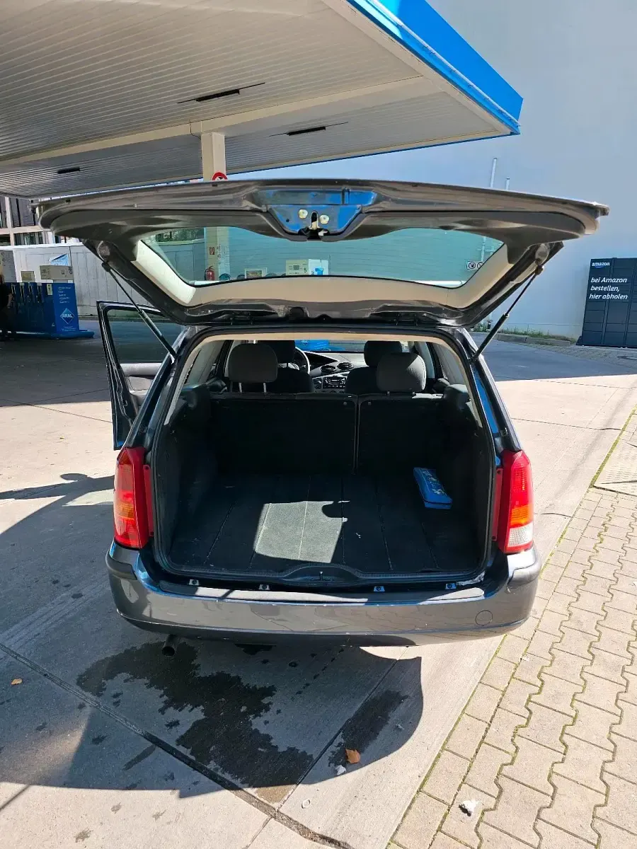Gebraucht Ford Focus 101 PS (74 kW) 2002 Grau Kombi