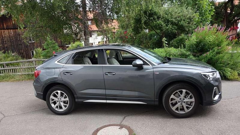 Grau Gebraucht 2020 Audi Q3 Sportback S-Line SUV | 30.000 € (Superpreis) - Bild 1/2